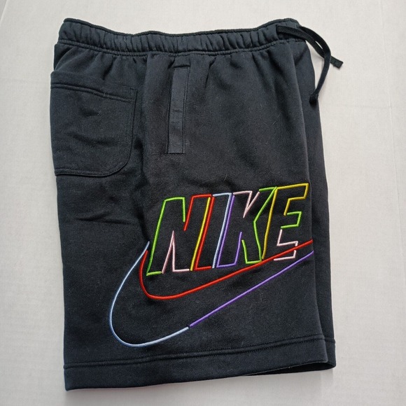 Nike Shorts - Picture 9 of 9